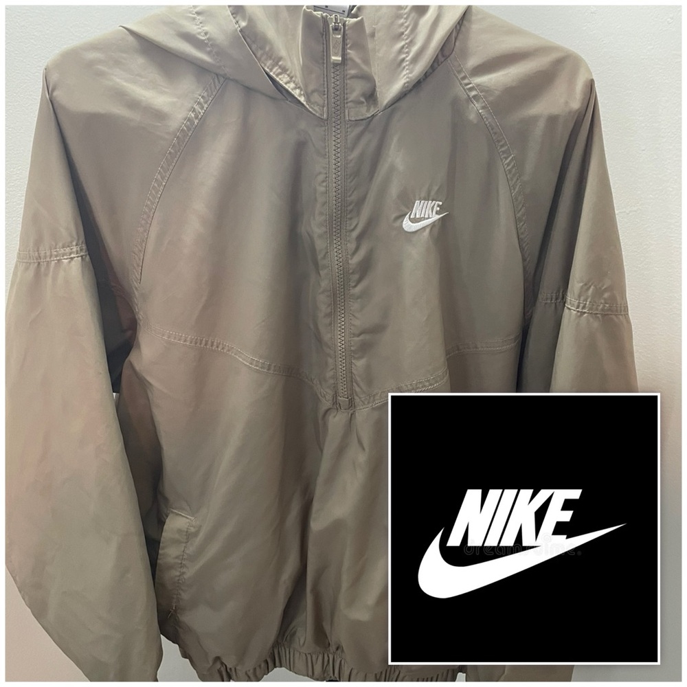Tan Nike hoodie windbreaker men’s size medium